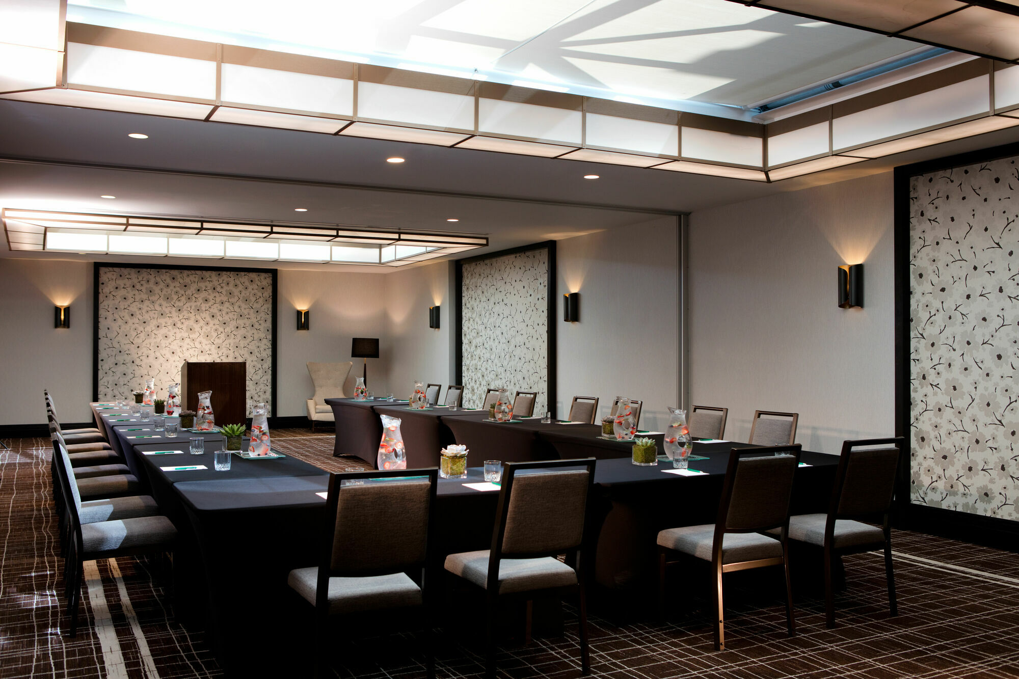Viceroy Washington Dc Hotel Business photo